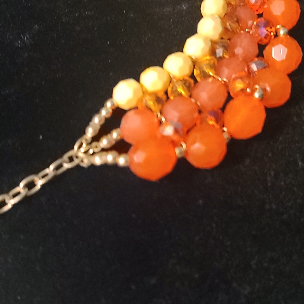 Springtime bead necklace - Picture 4 of 5
